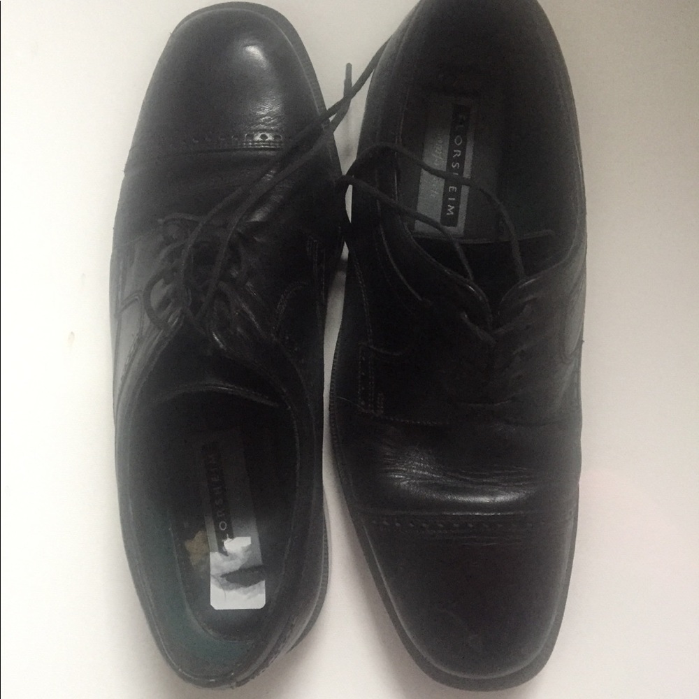 Men’s dress shoes